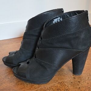 Fossil Vintage Black Heeled Boots for Women